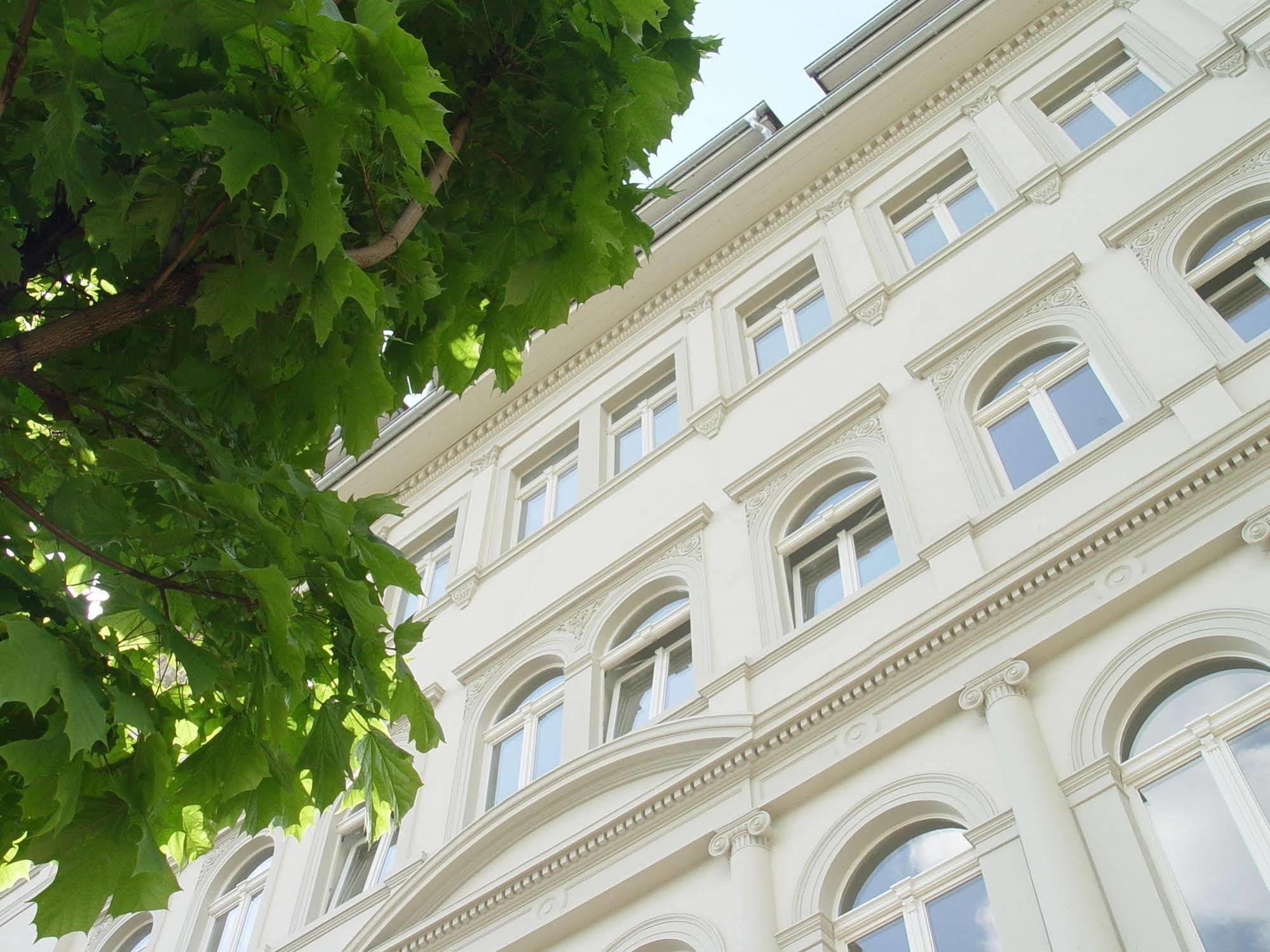 Aparthotel Am Zwinger Dresden Bagian luar foto